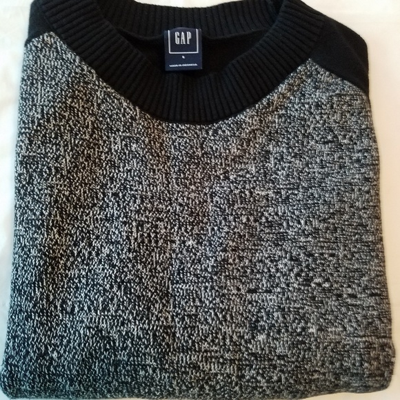 Nice crewneck sweater - Picture 2 of 3